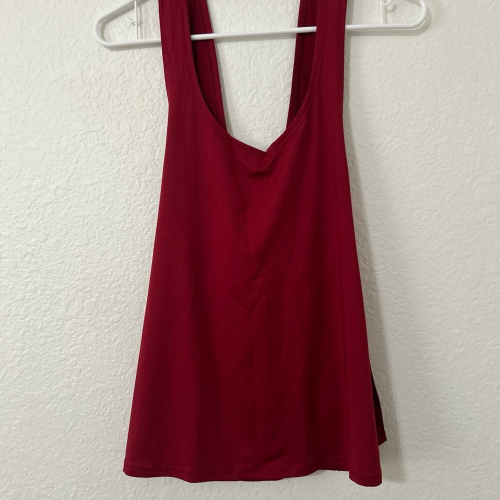 Chic Sleeveless Maroon Tank Top